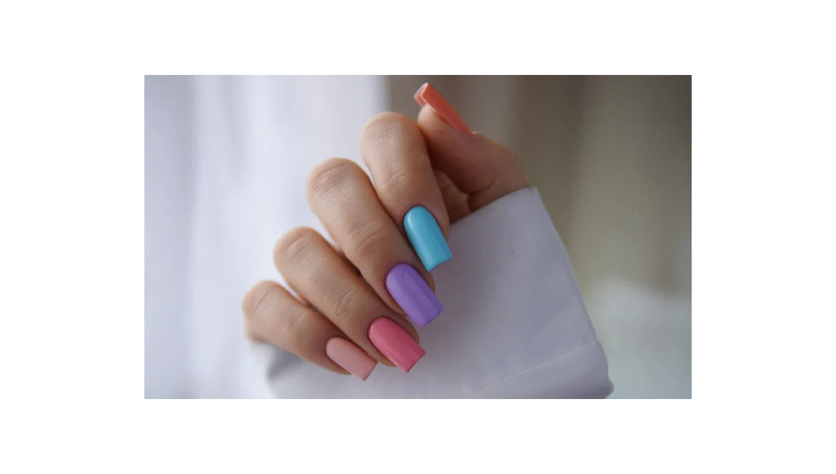 Spring Trends 2025 - Pastéis & Cat Eye
